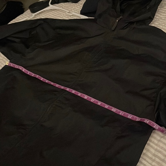 Mens hooded windbreaker - Picture 10 of 13